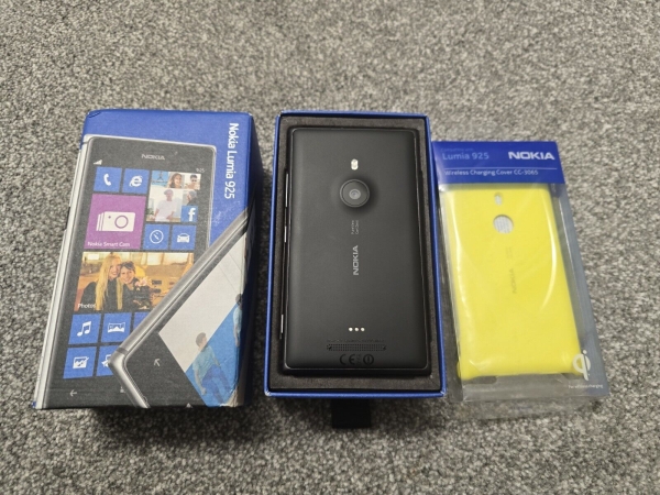 Nokia Lumia 925 schwarz (entsperrt) 16GB Smart Handy Smartphone