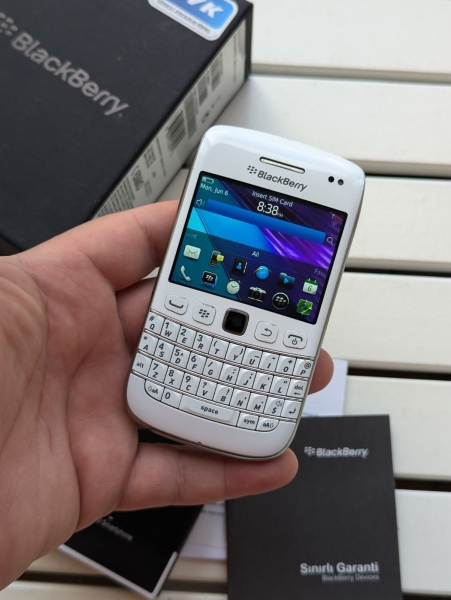 BlackBerry Bold 9790 Smartphone (entsperrt) – Weiß
