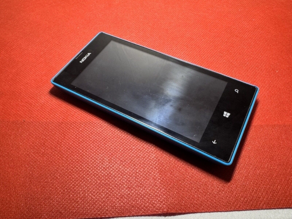 Nokia Lumia 520 blau schwarz (drei) Smartphone