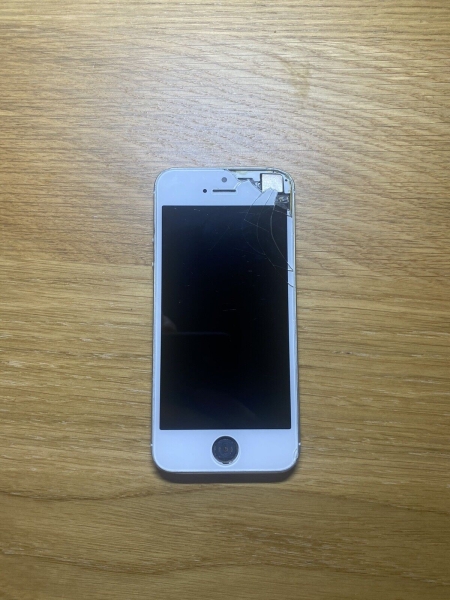 Apple iPhone 5 – 16GB – Weiß & Silber (Three) A1429 (GSM)