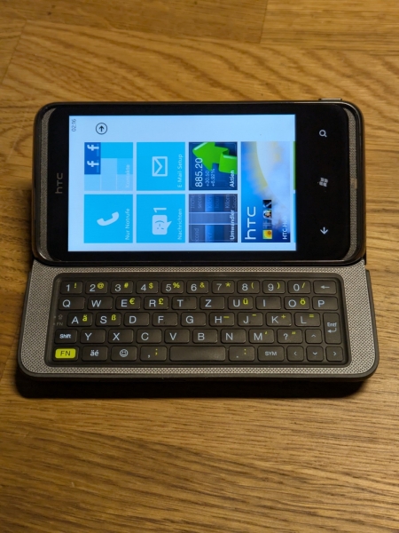 HTC  7 Pro – 8GB – Schwarz (Ohne Simlock) Smartphone