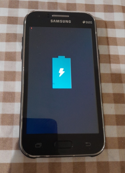 Samsung Galaxy J1 SMJ100 schwarz
