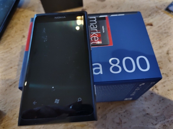 Nokia Lumia 800 – 16GB – schwarz (O2) Smartphone