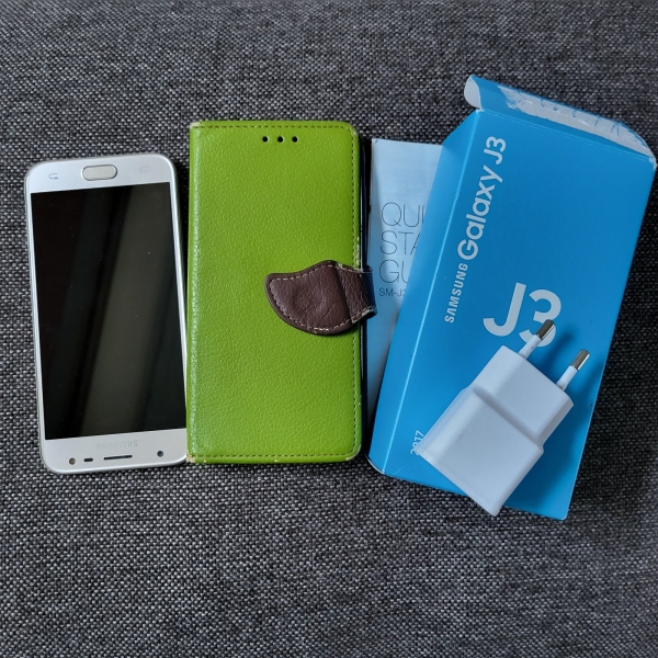 Samsung Galaxy J3 (2017) Duos – 16GB Gold ohne Simlock  Android Smartphone