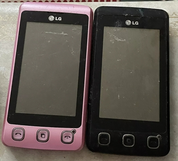 LG Cookie KP500 GSM Smartphones x 2 – Pink und Schwarz (ungetestet)
