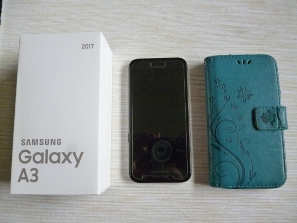 SAMSUNG GALAXY Smartphone A3 2017 in OVP
