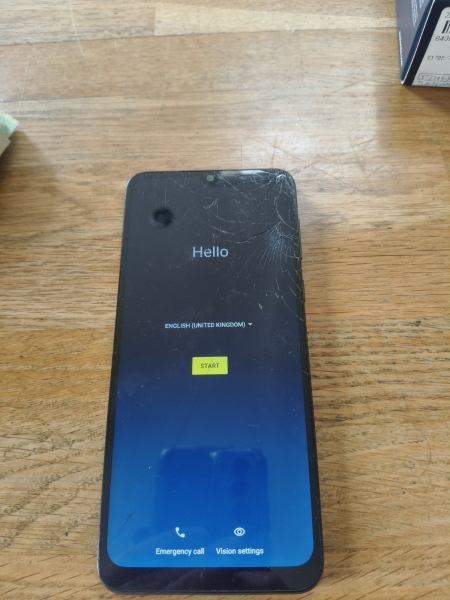 Moto E13 Smartphone 64GB Cosmic Black entsperrt – DISPLAY BESCHÄDIGT