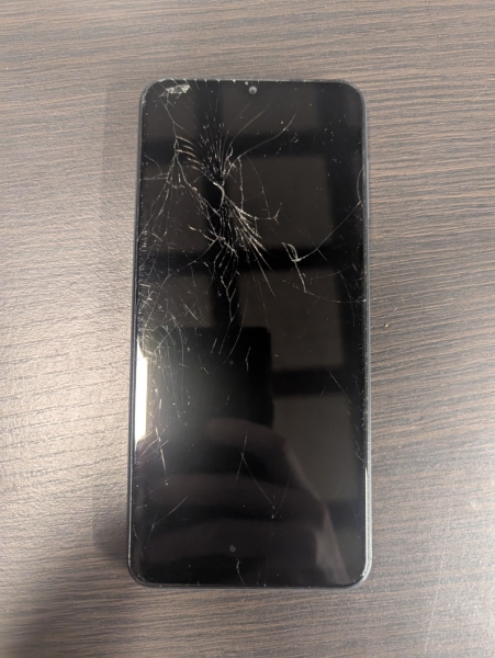 Samsung Galaxy A13 Smartphone – Gesprungener Bildschirm, Funktionstüchtig