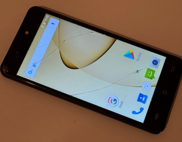 Cubot R9 schwarz – (entsperrt) – Smartphoneschaden defekt