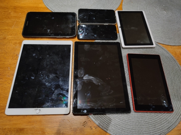 Apple iPhone, iPad, Amazon Tablet, Huawei Smartphone, Restposten – für Ersatzteile