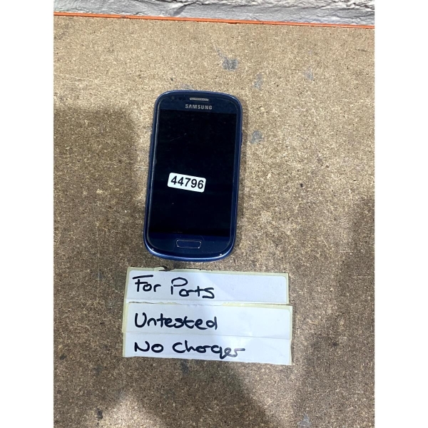 Samsung Galaxy S III mini GT-I8190N Smartphone blau 4″ LCD (1GB+8GB) – als Ersatzteilspender