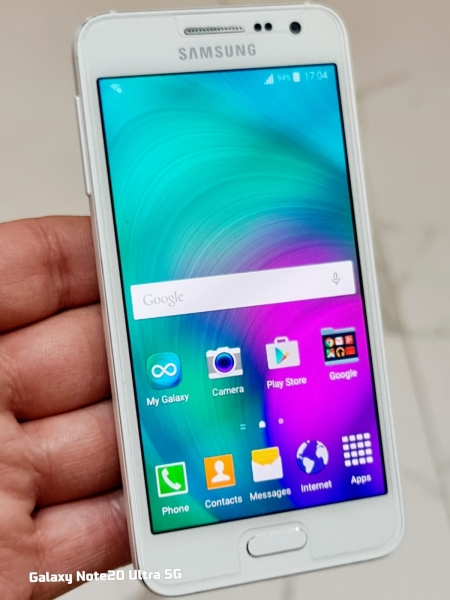 Samsung Galaxy A3 SM-A300F (Entsperrt) 16GB Smartphone Tadelloser Zustand