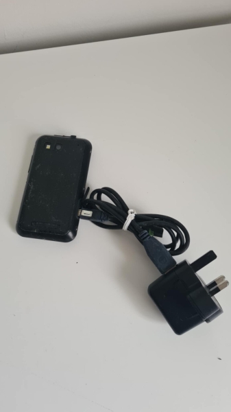 Motorola DEFY+ MB526 schwarz (3) Android Smartphone