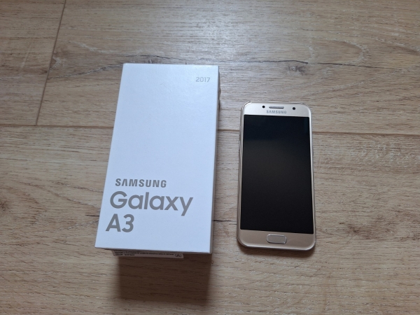 Samsung Galaxy A3 (2017)  Gold 16 GB Android Smartphone