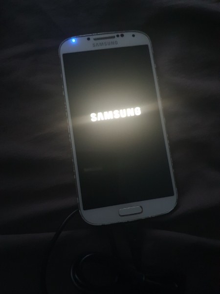 Samsung Galaxy S4 GT-I9505 – 16GB – White Frost (EE) Smartphone