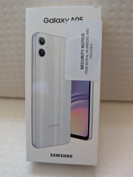 Samsung Galaxy A05 (silber/grüne Variationen) – Brandneu & entsperrt