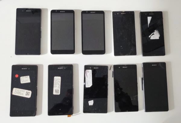 10x Restposten Sony Experia Smartphones für Ersatzteile Bildschirme sehen ok aus