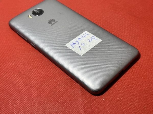 Huawei Y6 2017 mya-l11 Smartphone defekt