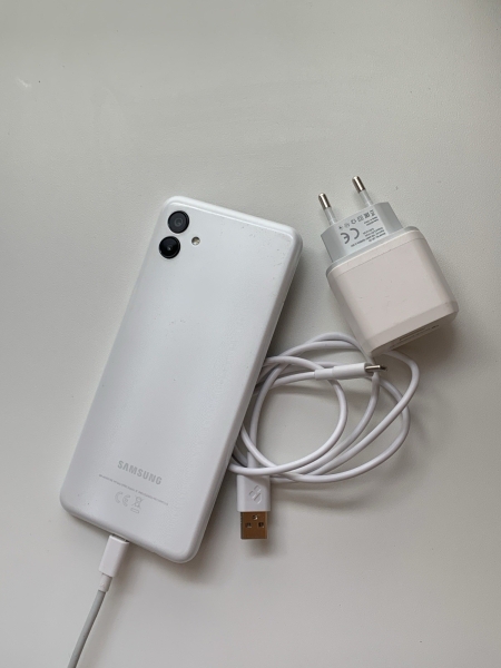 Samsung Galaxy A04 128G White Smartphone