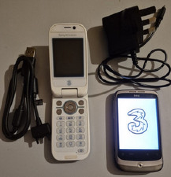 HTC Wildfire & Sony Ericsson Z610 (Three) Smartphone – sehr guter Zustand