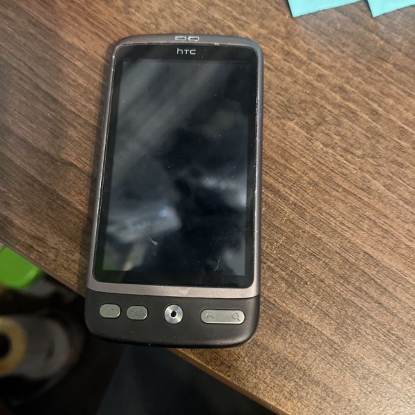 HTC Desire PB9920 braun orange Netzwerk 576MB 3,7″ 5MP Android Smartphone