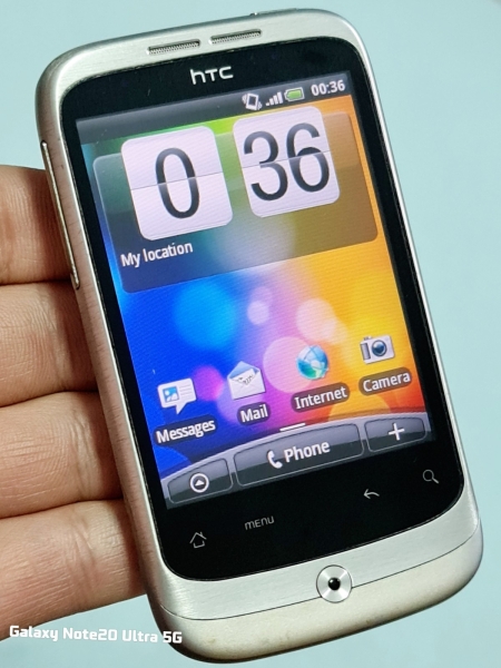 HTC Wildfire A3333 (entsperrt) 3G Smartphone einwandfreier Zustand mit Ladegerät