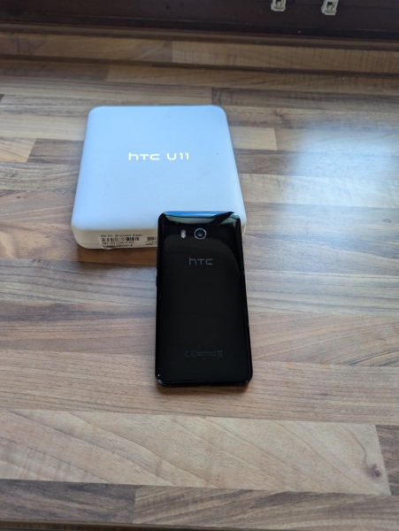 HTC U11 Smartphone (5,5 Zoll), 16 MP Frontkamera, 64GB Speicher, Android,