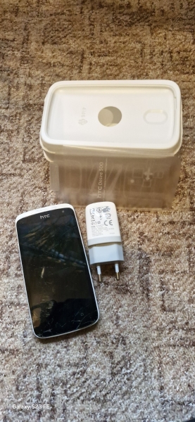 HTC  Desire 500 – 4GB – Weiß (Ohne Simlock) Smartphone