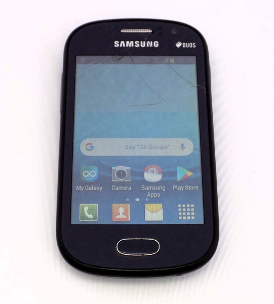 Samsung Galaxy Fame (S6810P) Smartphone. Display gesprungen.  ERSATZTEILE ODER REPARATUR.