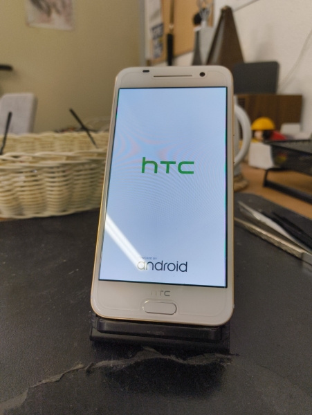 HTC  One One A9 – 16GB – Opal Silver (Ohne Simlock) Smartphone