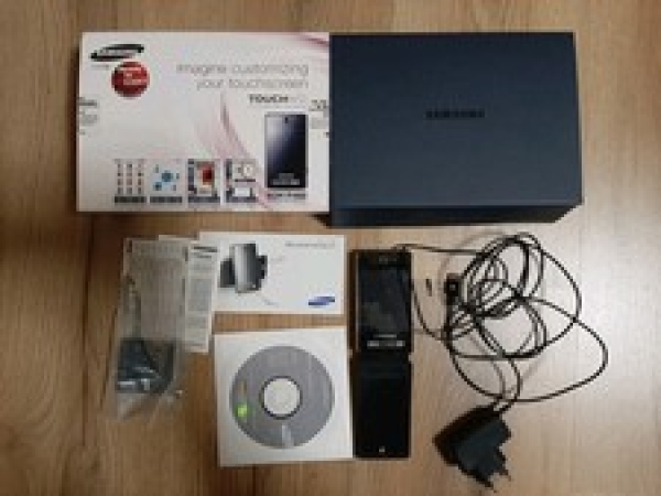 Smartphone Samsung SGH-F480 mit Zubehörpaket