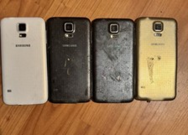 Defektes Samsung Galaxy S5 Smartphone defekt zur Reparatur