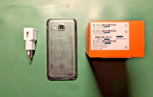 Samsung Galaxy J5 8GB Smartphone SM-J500FN Zubehörpaket OVP