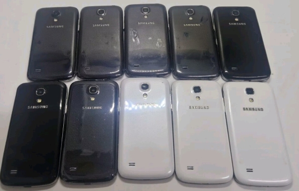Restposten 10 x Samsung Galaxy S4 mini GT-I9195 schwarz weiß entsperrt Smartphone