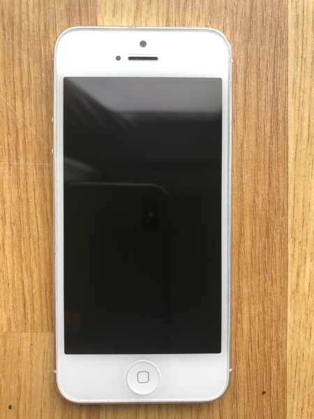 Apple iPhone 5 – 16GB – Weiß & Silber (Entsperrt) – TOP ZUSTAND (mit Hülle)
