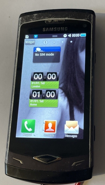 Samsung S8500 Wave – (Ebony Gray) frühes Android-Smartphone – eingeschaltet