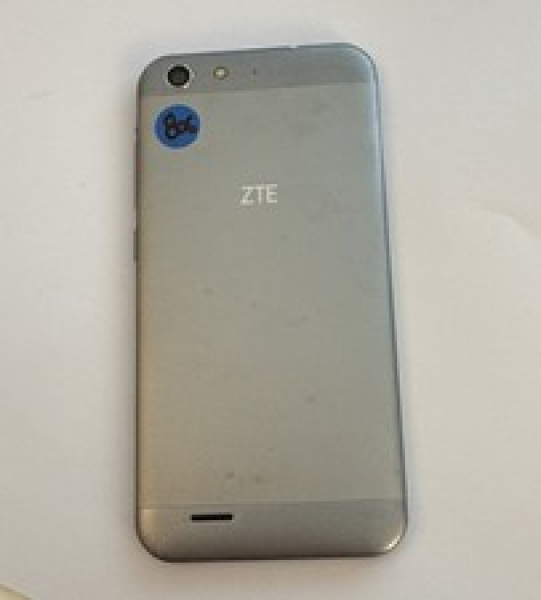 Smartphone ZTE Blade V6 Defekt Spender – Haupt Platine Board Kamera Micro Etc Ok