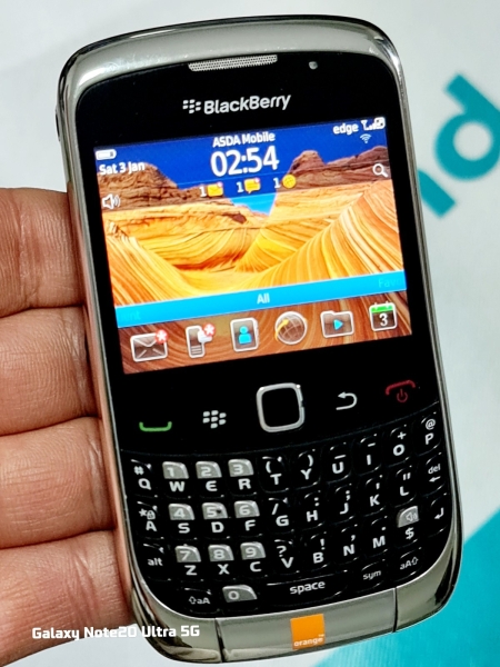 BlackBerry 9300 Curve Smartphone (entsperrt) einwandfreier Zustand mit Ladegerät