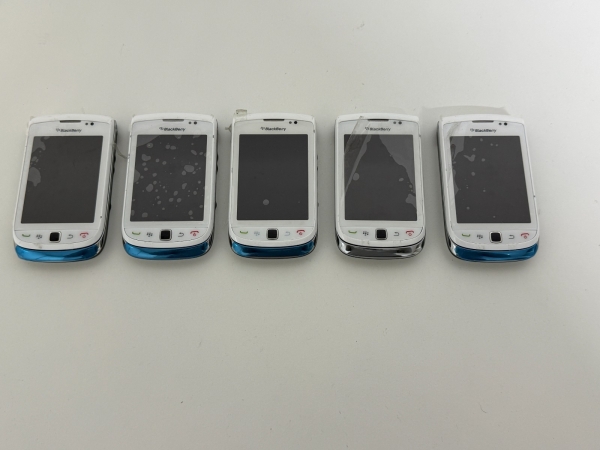 NEU BLACKBERRY 9800 TORCH 4GB ENTSPERRTES TELEFON – WIFI – MP3 – 5MP KAMERA