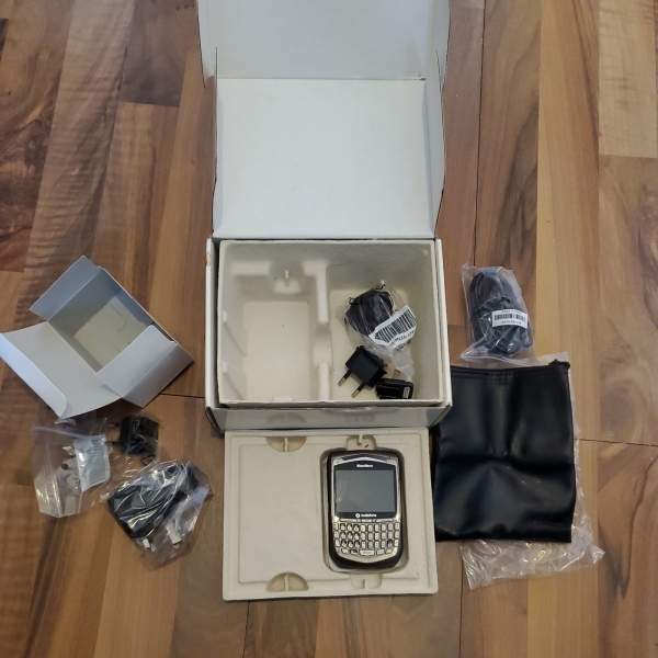 BlackBerry Electron 8700v Smartphone (entsperrt) – grau OVP B70