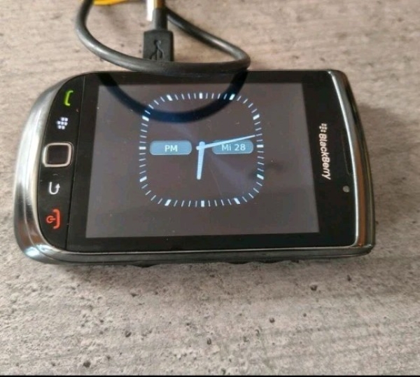 Blackberry 9800 Torch Handy Smartphone (ohne SIMLock) 3G Bundle 6.0