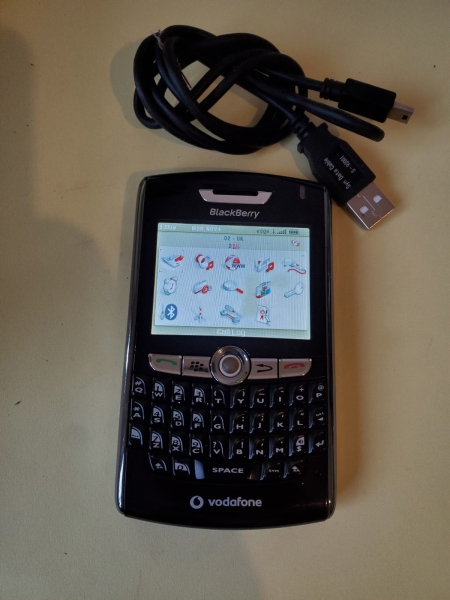 Blackberry 8800 entsperrt Smartphone schwarz B65