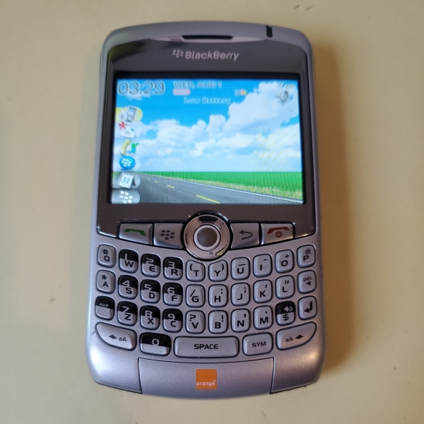 BlackBerry Curve 8310 Smartphone (entsperrt) – Silber (6RI8310N) B63