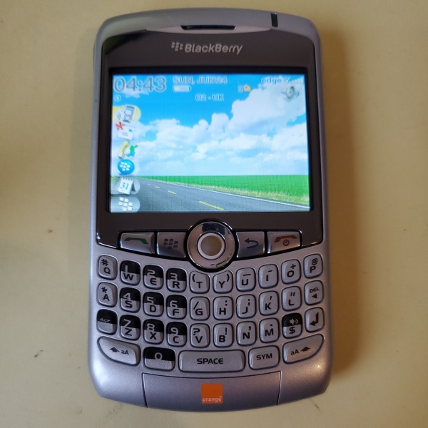 BlackBerry Curve 8310 Smartphone (entsperrt) – Silber (6RI8310N) B61