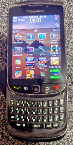 BlackBerry Torch 9800 Slider – Smartphone Handy (entsperrt) QWERTZ Tastatur – schwarz