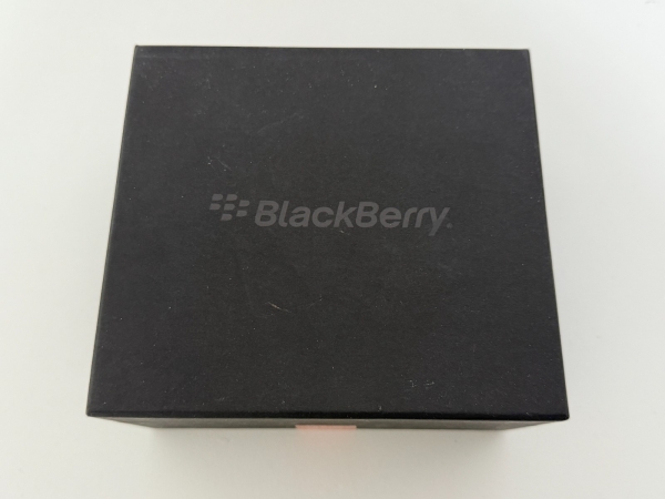 BRANDNEUES BLACKBERRY 9900 BOLD ENTSPERRTES TELEFON – SCHWARZ – WIFI – MP3 – BLUETOOTH