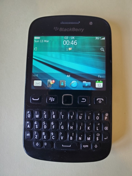 BlackBerry Curve 9720 – schwarz entsperrt Smartphone Touchscreen B59