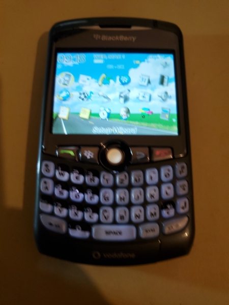 BlackBerry Curve 8310 Smartphone (entsperrt) – Titanium B42