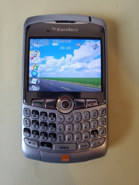 BlackBerry Curve 8310 Smartphone (entsperrt) – Silber (6RI8310N) B41