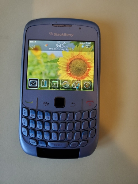 BlackBerry Curve 8520 2,4″ 256 MB, 2MP entsperrt Smartphone – grau